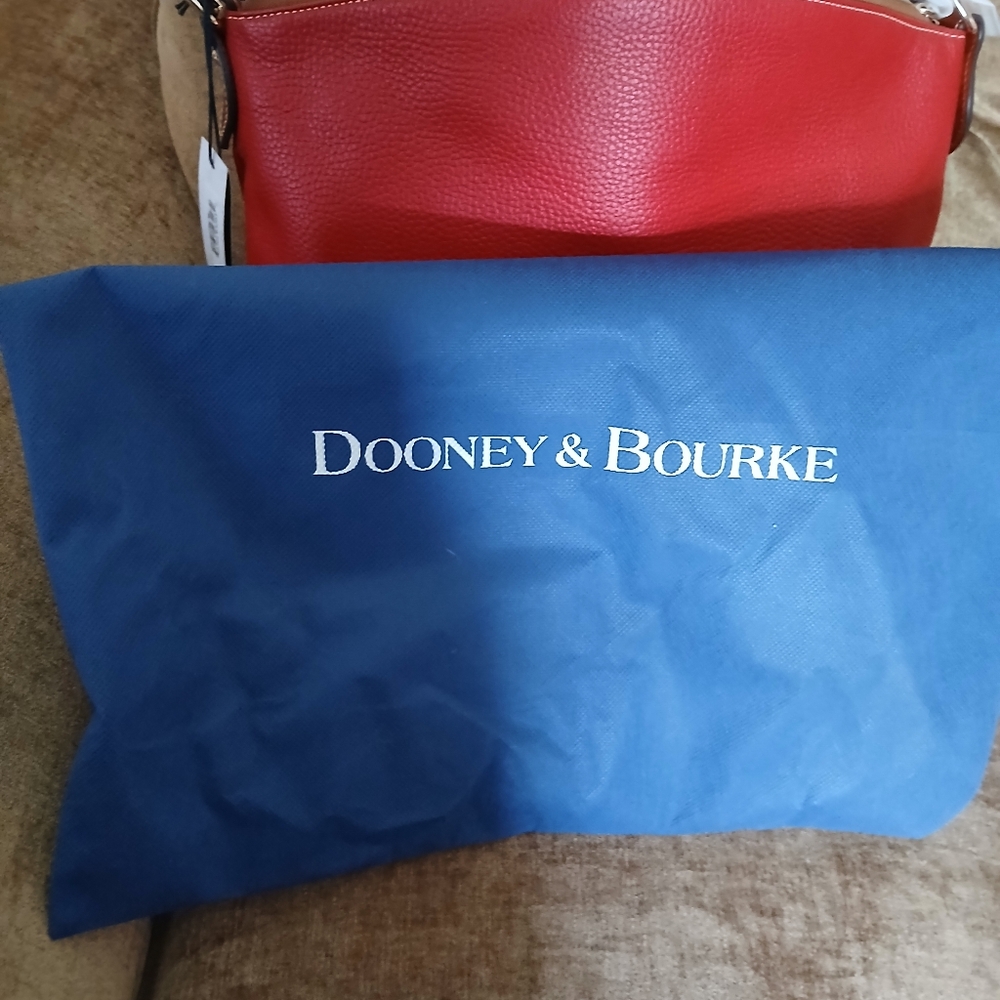 New Dooney and Bourke large east/west satchel. Red pebble leather. - Picture 5 of 10